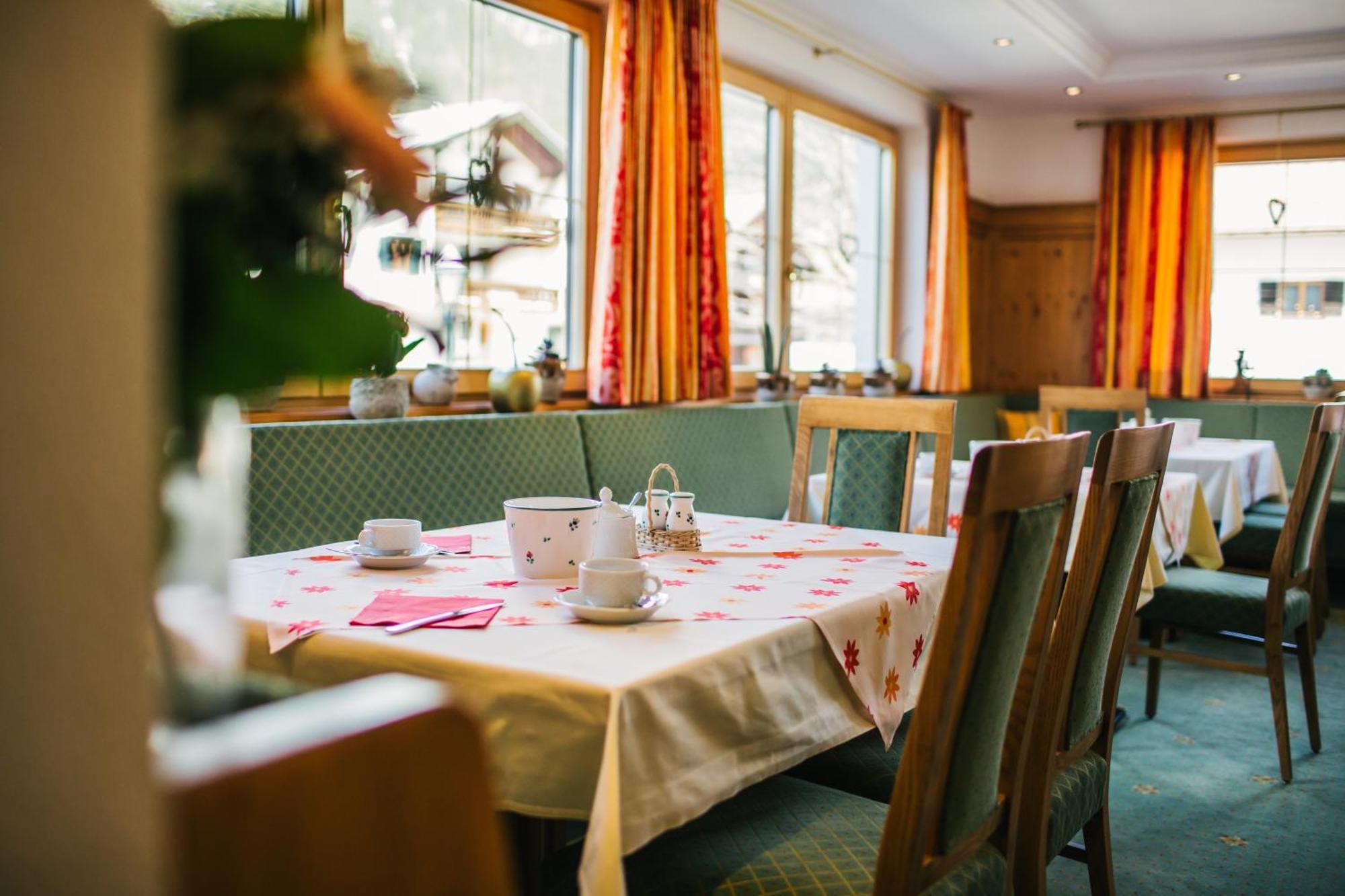 Hotel Dr Otto Murr B&B Sankt Anton am Arlberg Extérieur photo